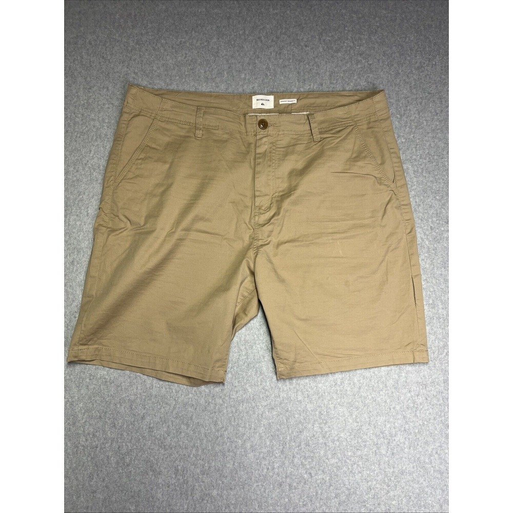 Quiksilver Straight Tapered Fit Mens Khaki‎ Shorts Size 38